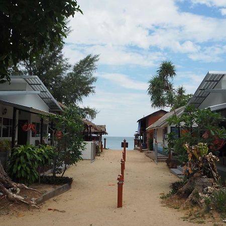 Bluesky Beach Bungalows Koh Lanta Exterior photo