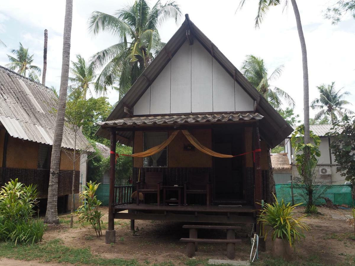 Bluesky Beach Bungalows Koh Lanta Exterior photo